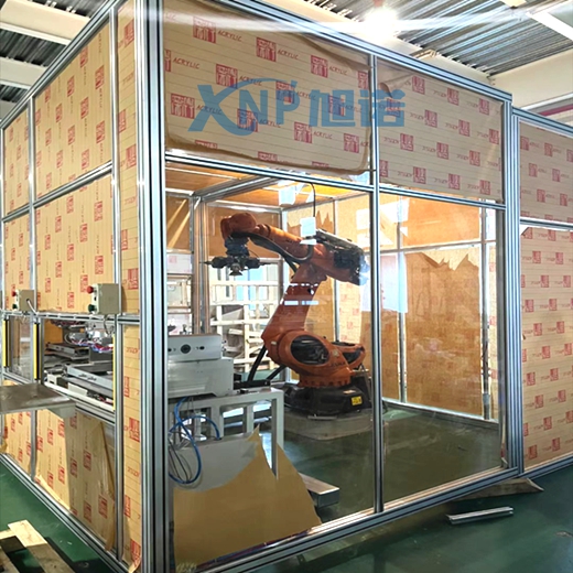 機(jī)器人鋁型材防護(hù)罩.jpg 機(jī)器人鋁型材防護(hù)罩.jpg